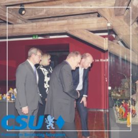 „Szenen einer Geburt“ – Weihnachtskrippen aus vielen Ländern